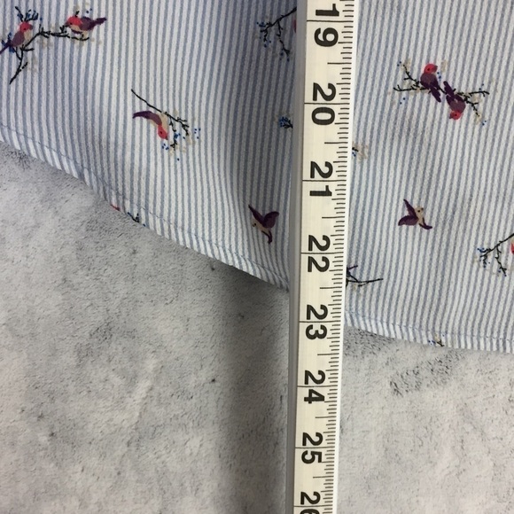 Monteau Los Angeles Top Sz Small Bird Pattern Pleated Cap Sleeve Keyhole Back - Picture 9 of 10